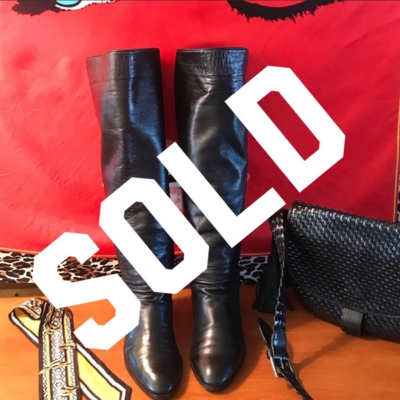 Shoes - Italian black LEATHER FLAT BOOTS Size 7